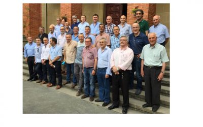 Elías nos los hace llegar; han colapsado nuestra WEB· Exalumnos con raíces SVD