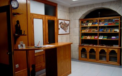 -Los que están en la tumba no hablan. -Hablan cuando Dios quiere (P. Feval)