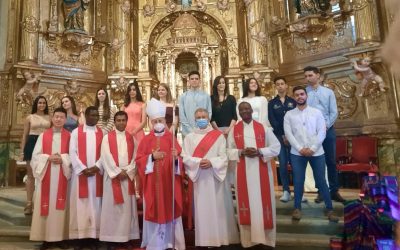 Cabezón del Pisuerga vive un nuevo Pentecostes con la confirmación de 11 jóvenes